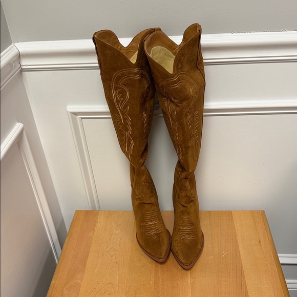 Shoes - Brown Sueded Cowboy Boots